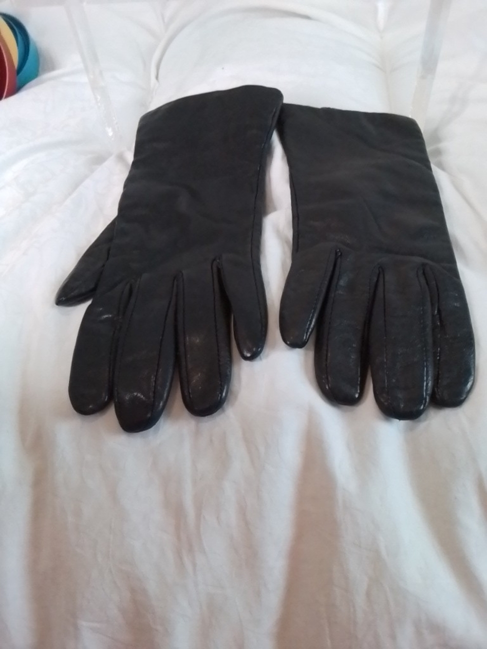 Black Leather Women's Gloves - Classic Winter Accessory